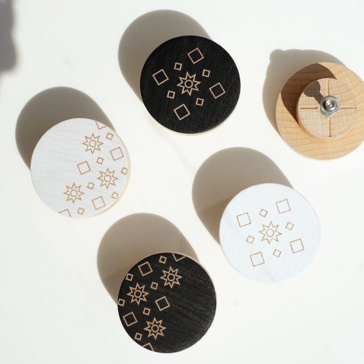 Gałka drewniana Pod Gwiazdą 2_Pod Gwiazdą czarne i biale.jpg