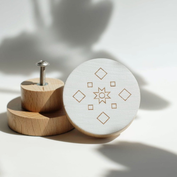 Gałka drewniana Pod Gwiazdą 2_biala.jpg