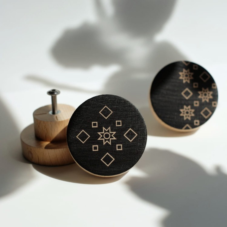 Gałka drewniana Pod Gwiazdą 2_czarna.jpg