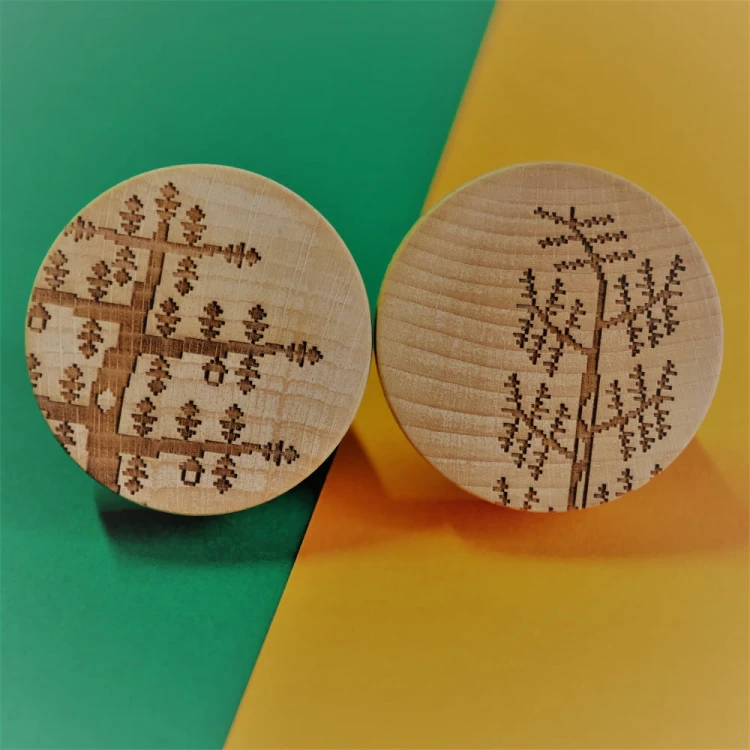 Zestaw dwóch gałek drewnianych Dąb i brzoza śr. 5 cm.jpg